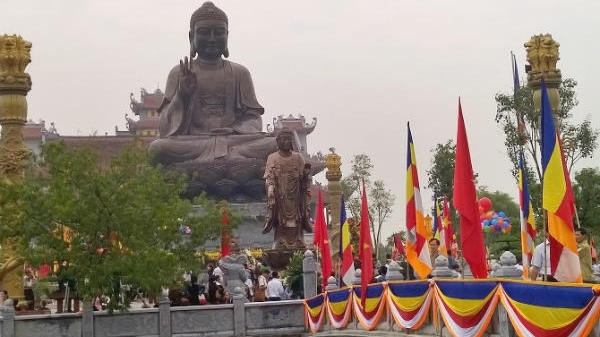 Giant Buddha statue inaugurated in Nam Dinh Province