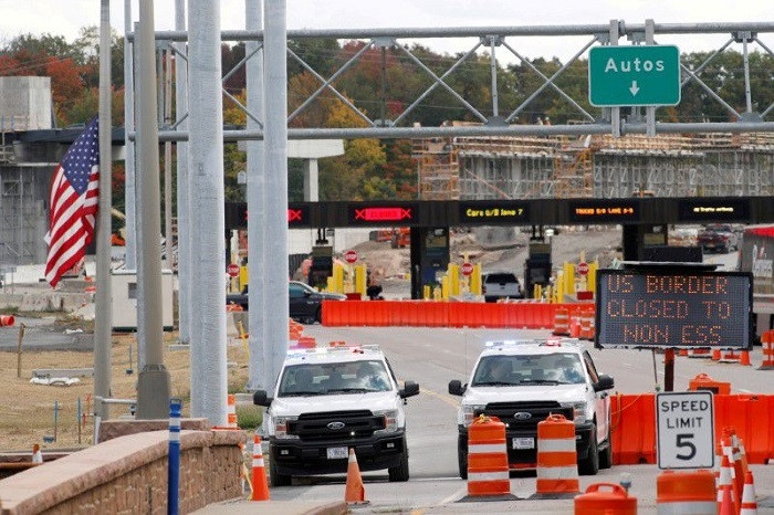 US land borders with Canada and Mexico will remain closed to non-essential travel until at least July 21. (Picture for Illustration/Source: Reuters)
