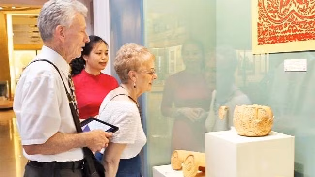 The National Museum of History displays many valuable artifacts. (Photo: NDO)