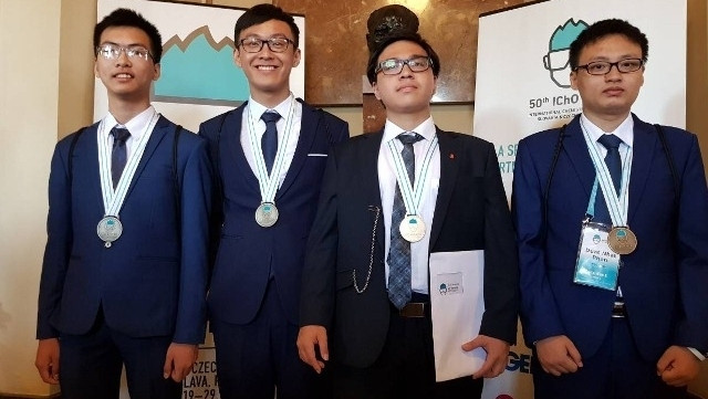 Four members of the Vietnamese team that participated in the 2018 International Chemistry Olympiad 