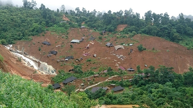 San Tung hamlet (Ta Ngao commune, Sin Ho district, Lai Chau province) was wiped out by landslides caused by flash floods.
