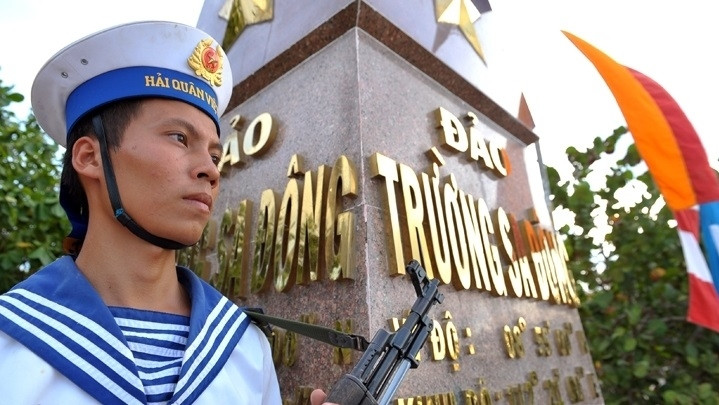 A naval soldier on Truong Sa Dong Island in the Truong Sa archipelago (Photo: Linh Phan)