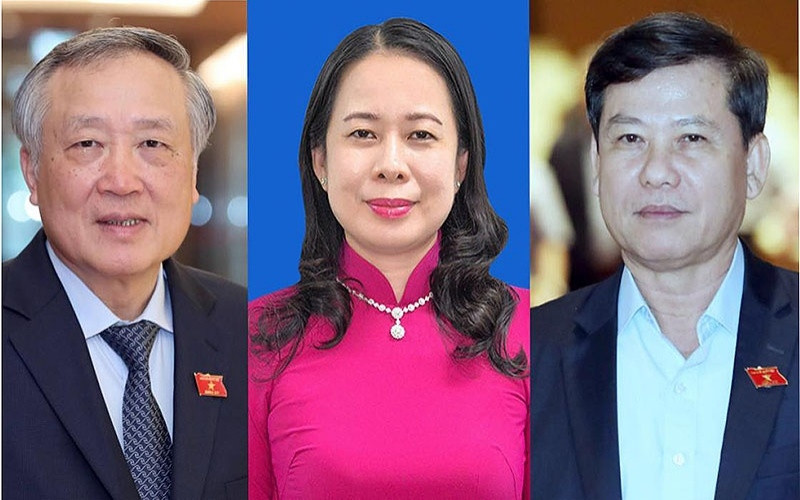 Vice State President Vo Thi Anh Xuan (C), Chief Justice of the Supreme People’s Court Nguyen Hoa Binh (L) and Prosecutor General of the Supreme People’s Procuracy Le Minh Tri (R)