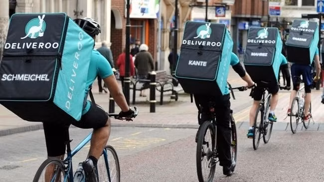 Food transporters are gig workers. (Photo: EULAWANALYSIS)