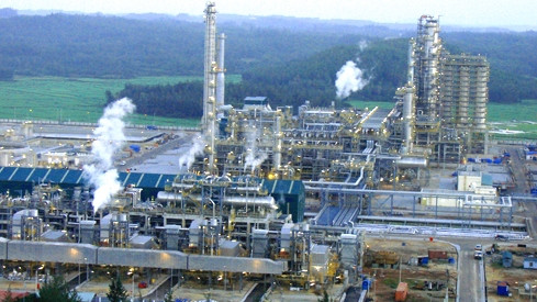 The Dung Quat Oil Refinery (Source: petrotimes.vn).