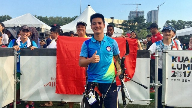 Archer Chu Duc Anh, winner of the third gold medal for Vietnamese sports delegation at the 29th SEA Games in Malaysia. (Credit: zing.vn)