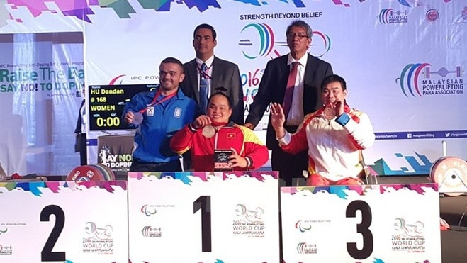 Nguyen Binh An (in red) took gold in the men’s 54kg weight class. (Photo: VN+)