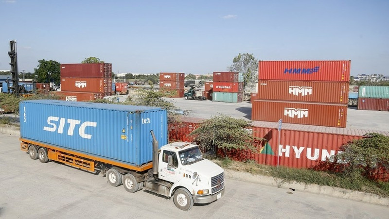 Hong Leng Huor Port on the outskirts of Phnom Penh. (Photo: Xinhua/VNA)