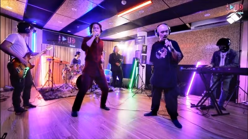 Hub band performs on July 4.