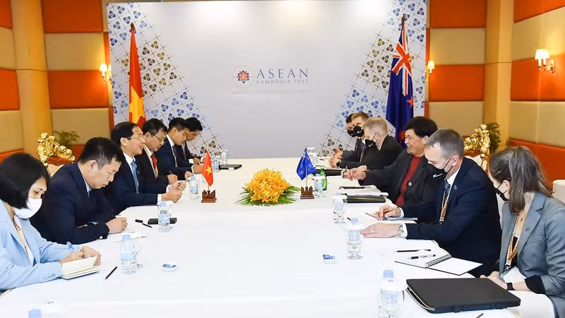 The meeting between Foreign Minister Bui Thanh Son and his New Zealand counterpart Nanaia Mahuta. (Photo: baoquocte.vn)