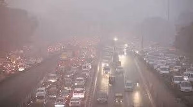 The air pollution level in India's capital city New Delhi on November 8 continues to be in the severe category, officials said.