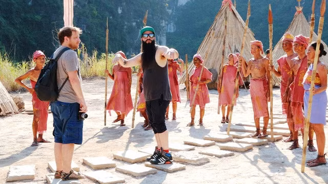 Vietnam Tourism Ambassador Jordan Vogt-Roberts returns to the ‘Kong’ filming location in Trang An landscape complex in the northern province of Ninh Binh, together with his colleague, Godzilla director Gareth Edwards, in 2017. (Photo: VOV)