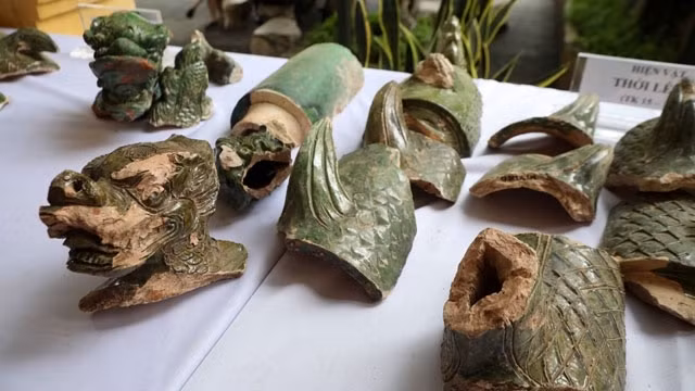 Dragon-patterned tiles unearthed at the excavation site