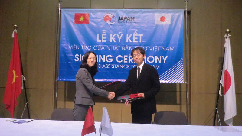 The signing ceremony for the third phase of the project at the Japanese embassy