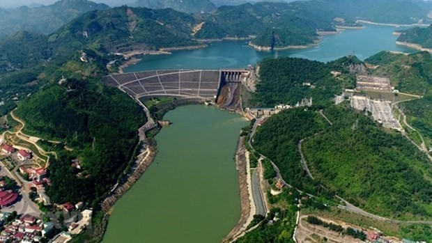 At Hoa Binh hydropower reservoir (Photo: VNA)