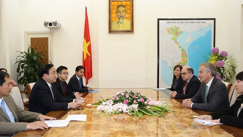 Deputy PM Hoang Trung Hai and former British PM Tony Blair