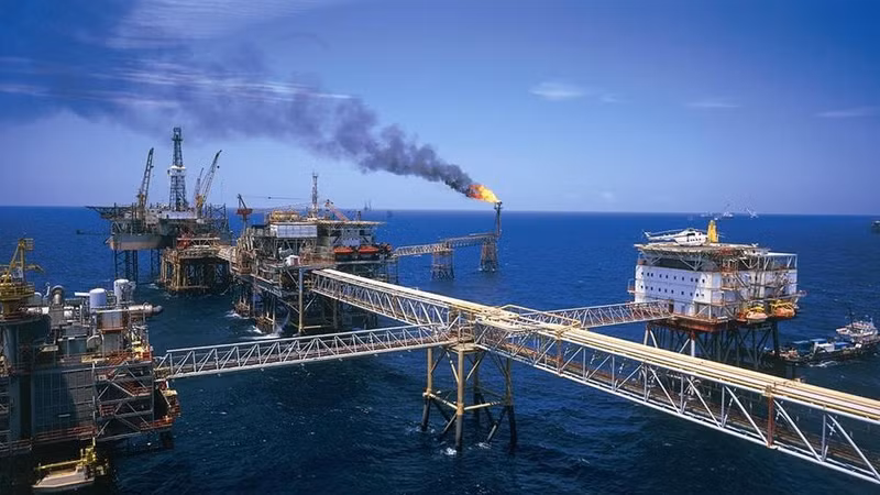 Oil price outlook in 2016 and impacts on Vietnam’s oil industry