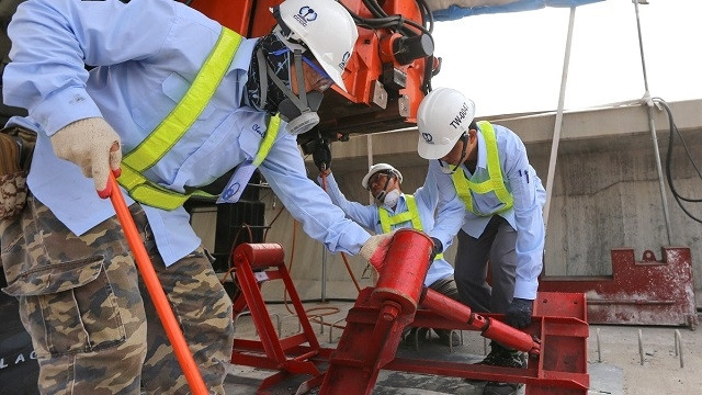 Japanese specialists work at the Ben Thanh - Suoi Tien metro project in Ho Chi Minh City. (Photo: VnExpress)