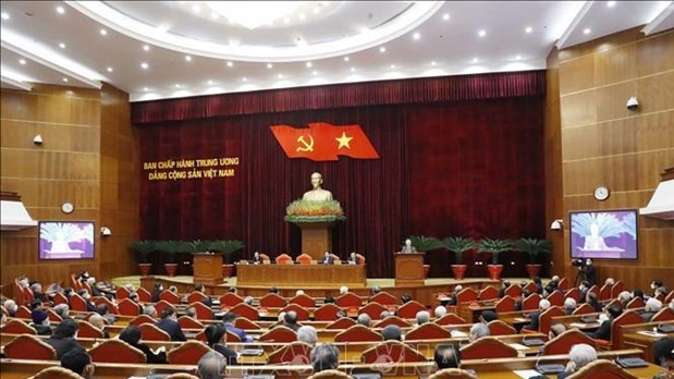 The Politburo meets with former Party and State leaders. (Photo: VNA)