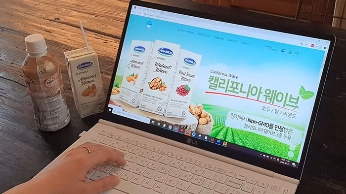 Consumers in the RoK can easily buy Vinamilk's soy milk products through e-commerce channels.
