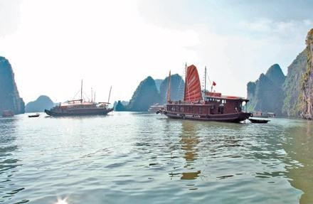 UNESCO World Natural Heritage Ha Long Bay
