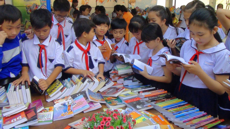 The awards aim to introduce good books to readers and cultivate a reading culture in society (Photo: tuyengiao.vn)