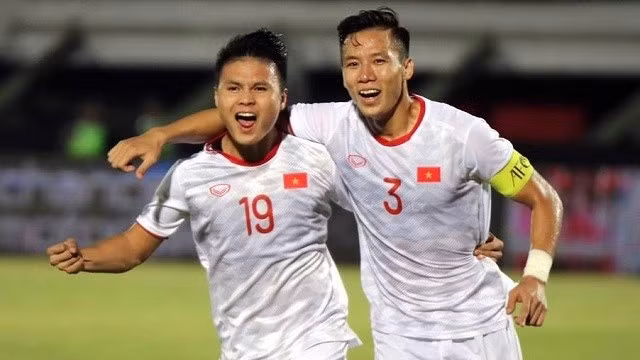 Quang Hai (L) has played a key role in both the U22 and the senior squads. (Photo: Vietnam Football Federation)