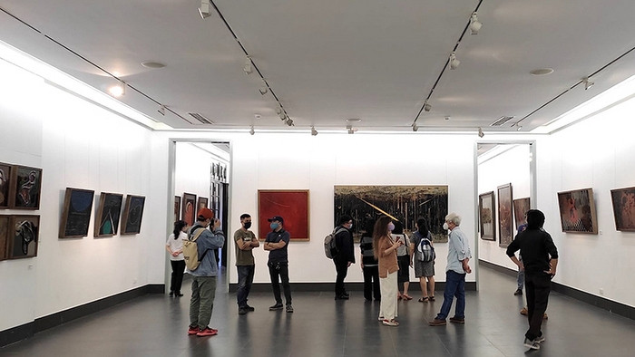 Visitors to the exhibition (Photo: NDO)