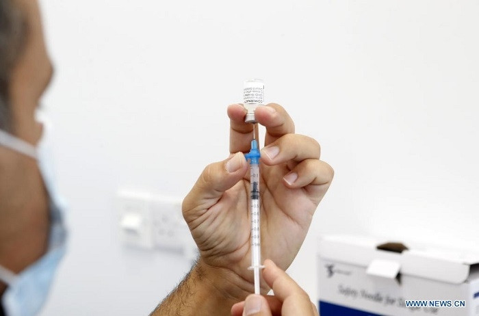 Hans Kluge, regional director of WHO Europe, emphasizes that receiving a full vaccination series significantly reduces the risk of severe disease and death.