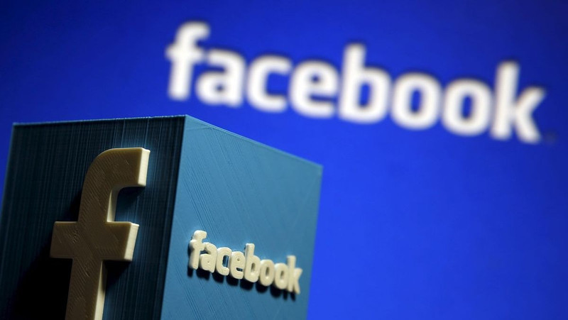A 3D plastic representation of the Facebook logo (Photo: Reuters)