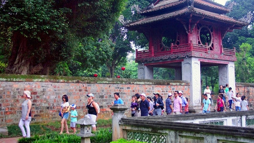Van Mieu – Quoc Tu Giam receives nearly 1.5 million domestic and foreign visitors per year. 