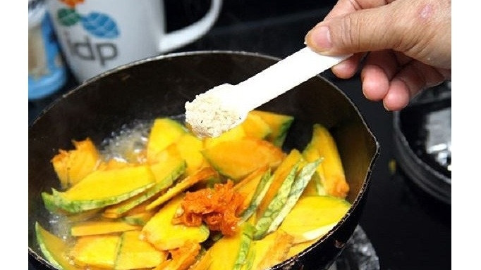 Experts have recommended that Vietnamese people fix their heavily salted diet to prevent hypertension and cardiovascular disease.