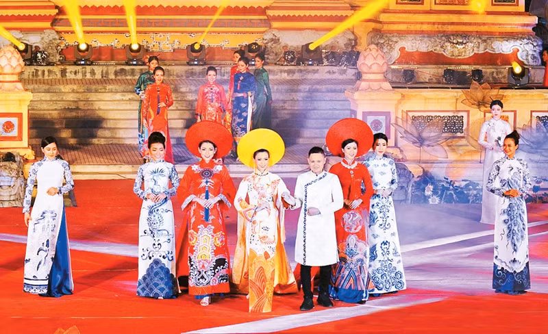 At the Ao Dai Festival within the framework of the 2018 Hue Festival (Photo: Cong Hau)