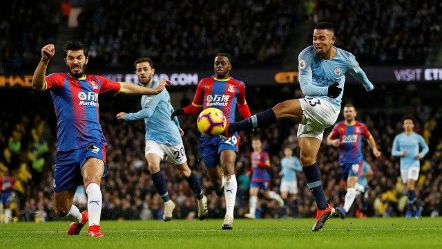 Manchester City's Gabriel Jesus in action with Crystal Palace's James Tomkins during their Premier League clash against Crystal Palace at Etihad Stadium, Manchester, Britain, on December 22, 2018. (Photo: Reuters)