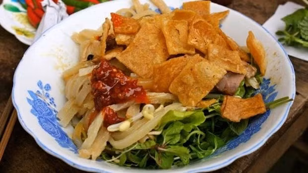 “Cao lau” rice noodles are a specialty of Hoi An ancient town in central Vietnam. (Photo: VNA)