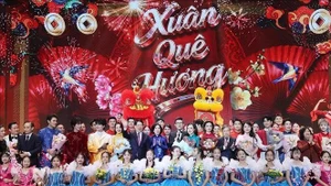 President Luong Cuong, his spouse, delegates and artists at the special Spring Homeland Art Programme 2026. (Photo: VNA)