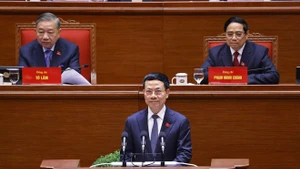 Minister of Science and Technology Nguyen Manh Hung delivers a presentation at the 14th National Party Congress, focusing on breakthrough solutions to make science and technology, innovation, and digital transformation the core drivers of a new, fast and sustainable growth model (Photo: VNA)