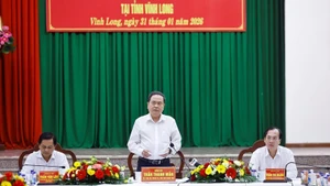 National Assembly Chairman Tran Thanh Man speaks at the working session with the Vinh Long provincial Election Committee on January 31. (Photo: VNA)