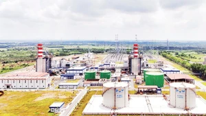 Dung Quat Oil Refinery consistently operates at high capacity to ensure the production and supply of petroleum products to the market.