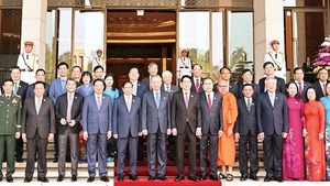 Party and State leaders and delegates at the 10th session of the 15th National Assembly. (Photo: DUY LINH)