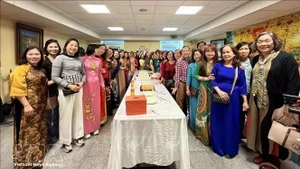 Members of the Vietnamese Women's Association in Belgium at the gathering (Photo: VNA)