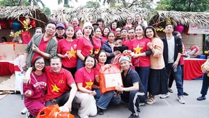 A zero-cost fair at K Hospital. (Photo: BA TINH)
