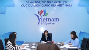 Nguyen Thi Hoa Mai, Deputy Head of the Viet Nam National Authority of Tourism, chairs the online meeting on preparations for ITE HCMC 2026. (Photo: TITC)