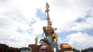 Trucks carrying export goods at Tan Vu Port in Hai Phong city (Photo: VNA)