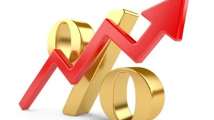 Removing the credit cap, if not accompanied by robust supervisory mechanisms, could increase the risk of debt rollover. (Photo: vietnamnet.vn)