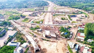 The Bien Hoa–Vung Tau Expressway project is being accelerated to be substantially completed by the end of 2025. (Photo: nhandan.vn)