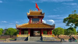 This route was selected not only for its convenience but also because it takes participants through streets steeped in the memories and character of the northern bank of the Perfume River – once the heart of the imperial capital.