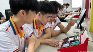 The 2018 General Education Curriculum encourages students to pursue science, technology, engineering and mathematics (STEM). (Illustrative photo)