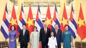 General Secretary of the Communist Party of Viet Nam Central Committee To Lam, State President Luong Cuong, and their spouses jointly preside over a state banquet in Ha Noi on September 1 in honour of First Secretary of the Communist Party of Cuba Central Committee and President of Cuba Miguel Díaz-Canel Bermúdez and his spouse Lis Cuesta Peraza, (Photo: VNA)