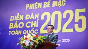 Chairman of the Vietnamese Journalists’ Association Le Quoc Minh speaks at the closing ceremony of the second National Press Forum (Photo: NDO)
